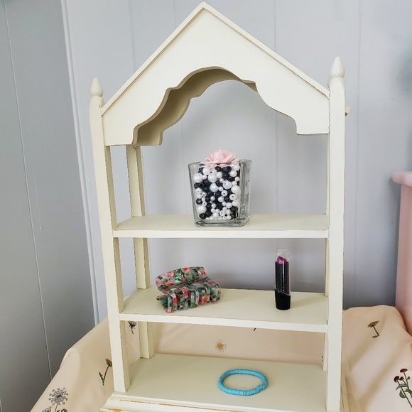 Vintage cottagecore shabby chic cream shelf, fair condition - Picture 5 of 7